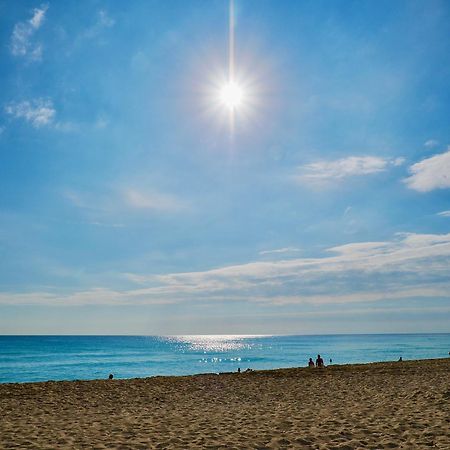 Solymar Beach Condos Канкун Екстериор снимка