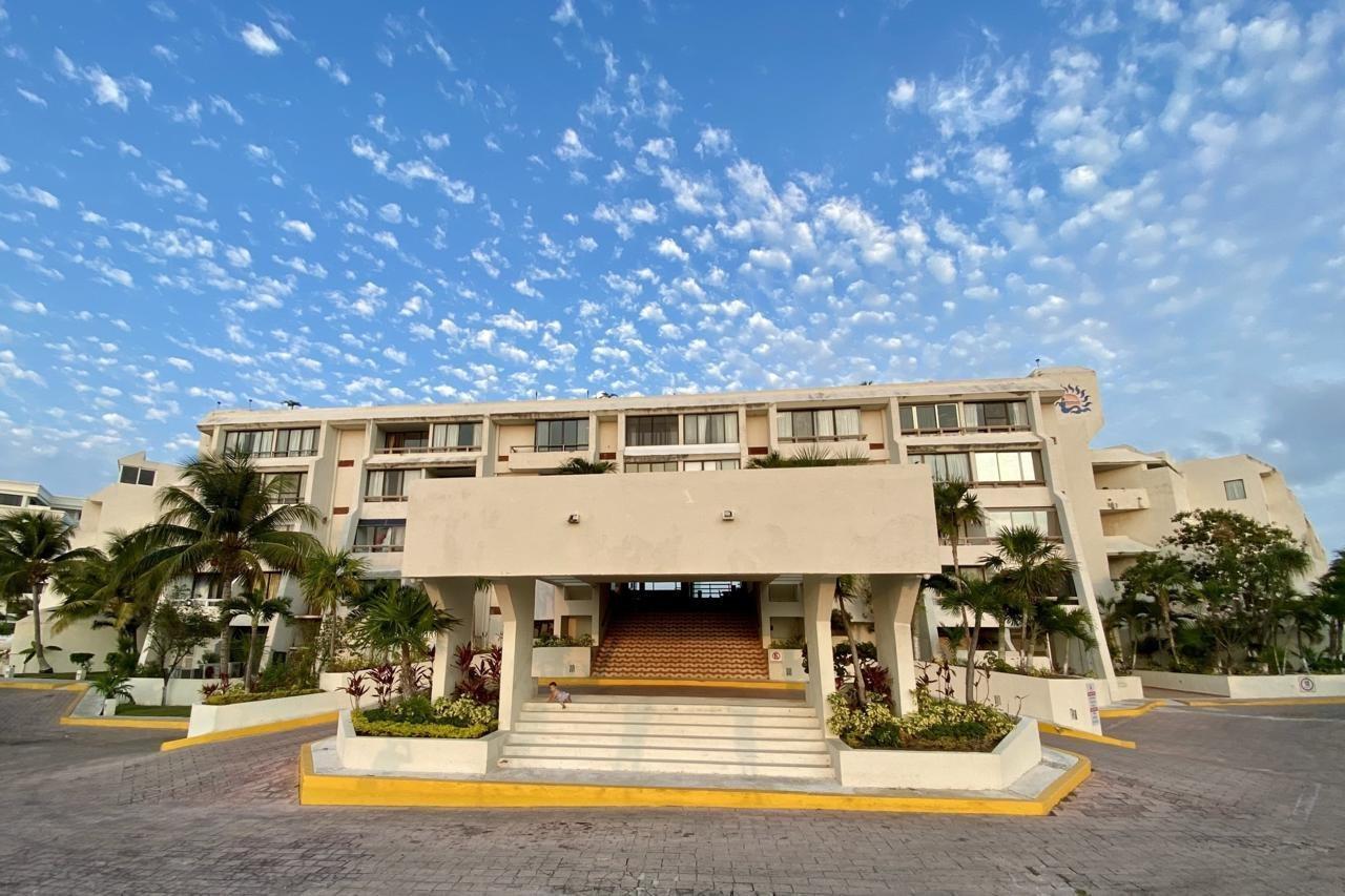 Solymar Beach Condos Канкун Екстериор снимка
