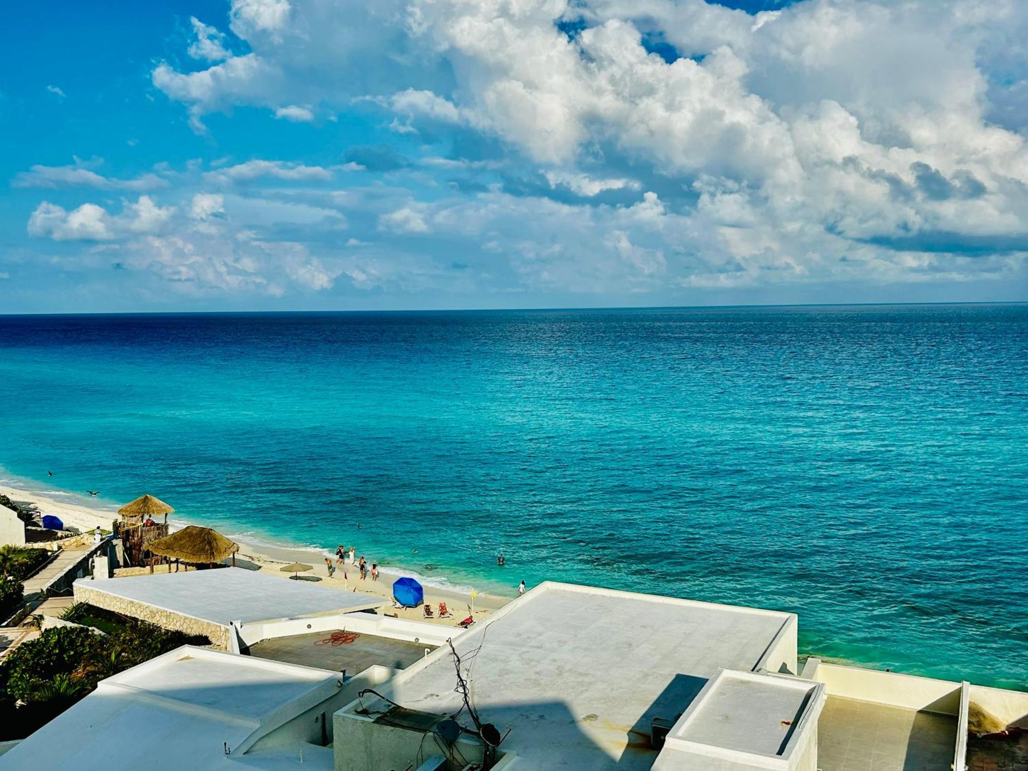Solymar Beach Condos Канкун Стая снимка
