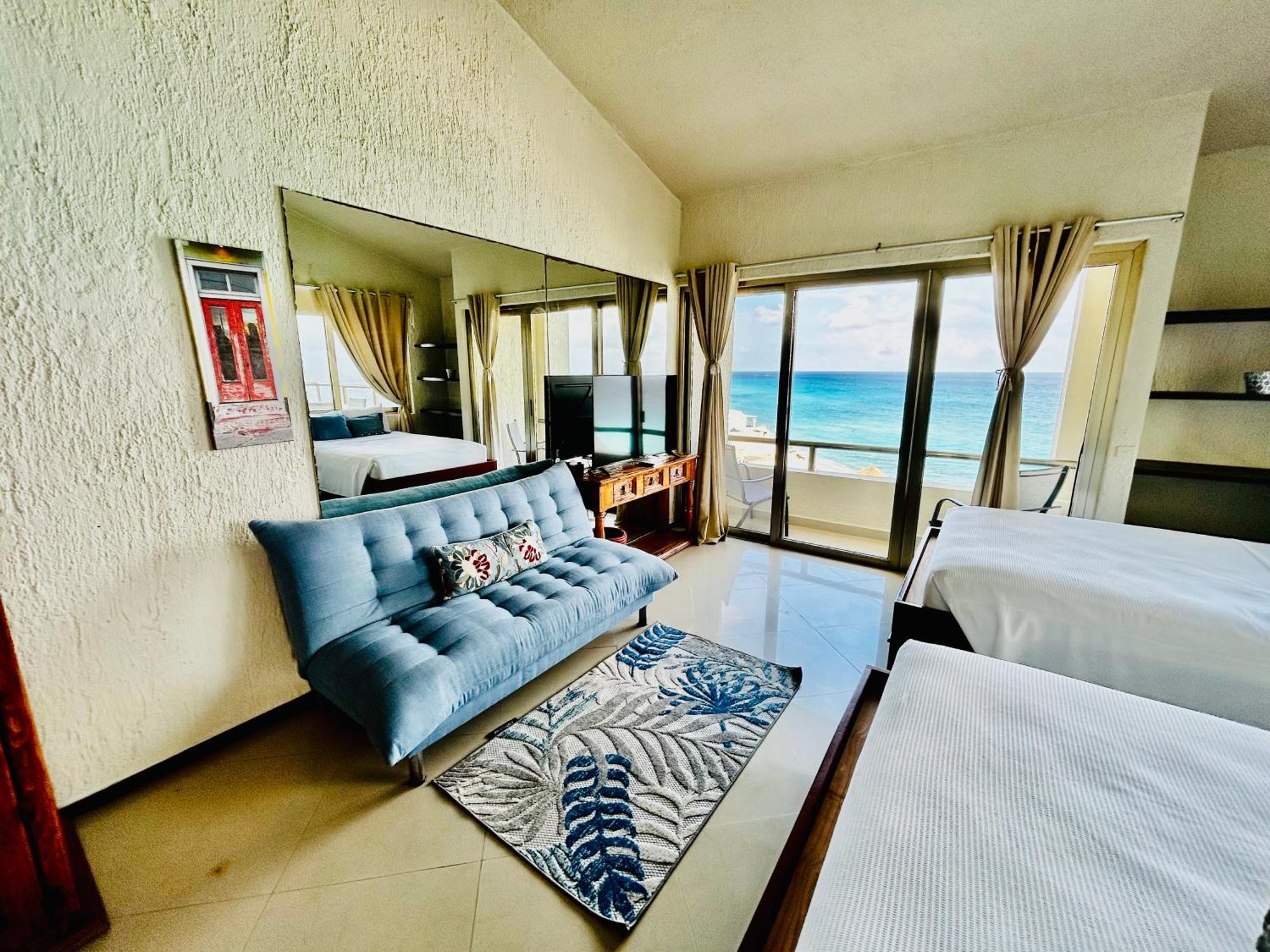 Solymar Beach Condos Канкун Екстериор снимка