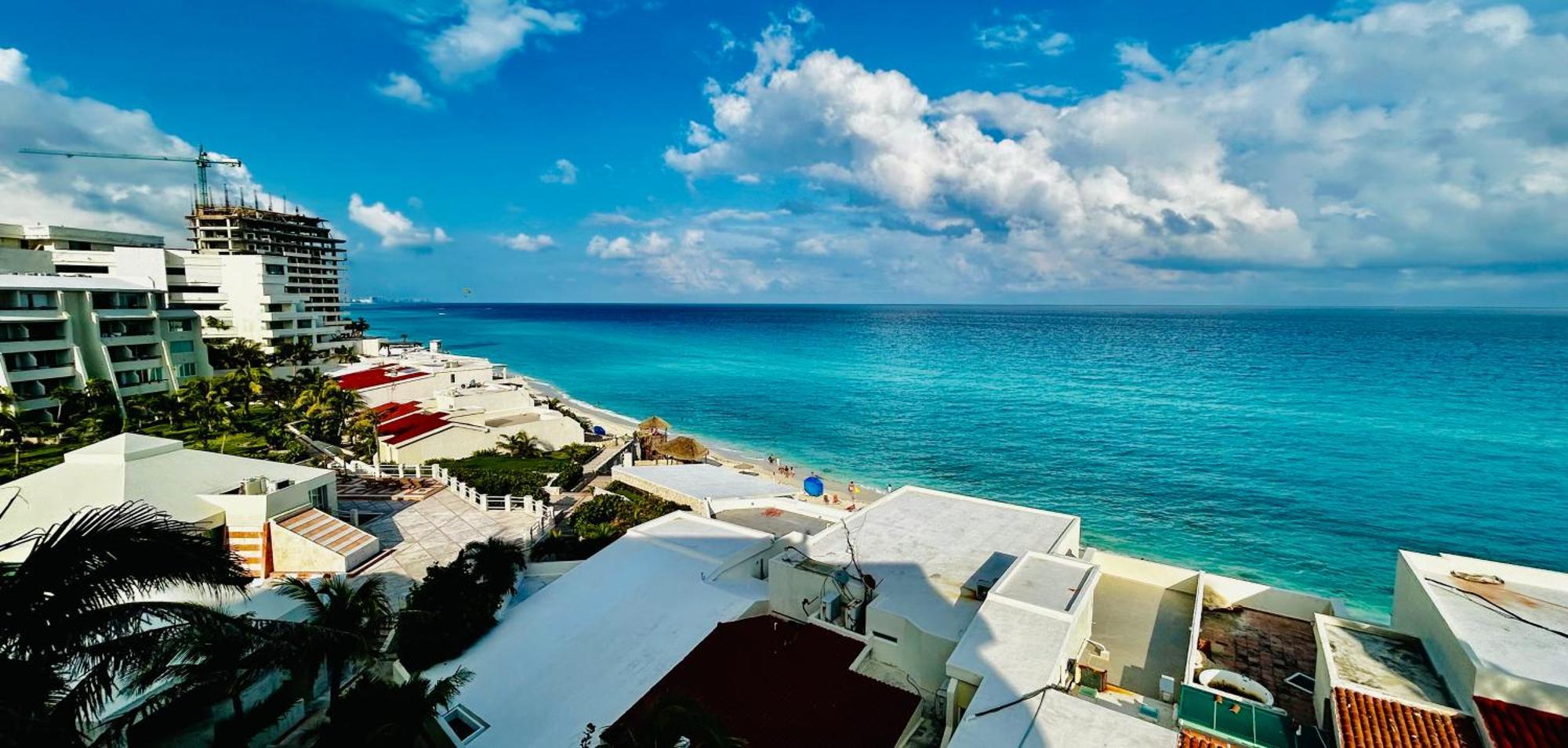 Solymar Beach Condos Канкун Екстериор снимка